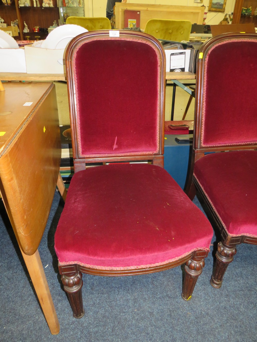 A PAIR OF VICTORIAN MAHOGANY UPHOLSTERED DINING CHAIRS - Image 2 of 5