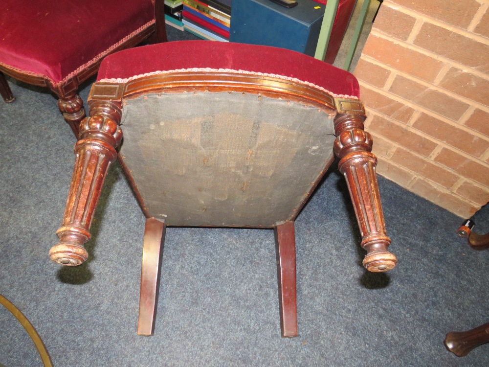 A PAIR OF VICTORIAN MAHOGANY UPHOLSTERED DINING CHAIRS - Image 5 of 5