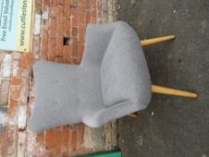 A MODERN GREY UPHOLSTERED RETRO STYLE OCCASIONAL CHAIR