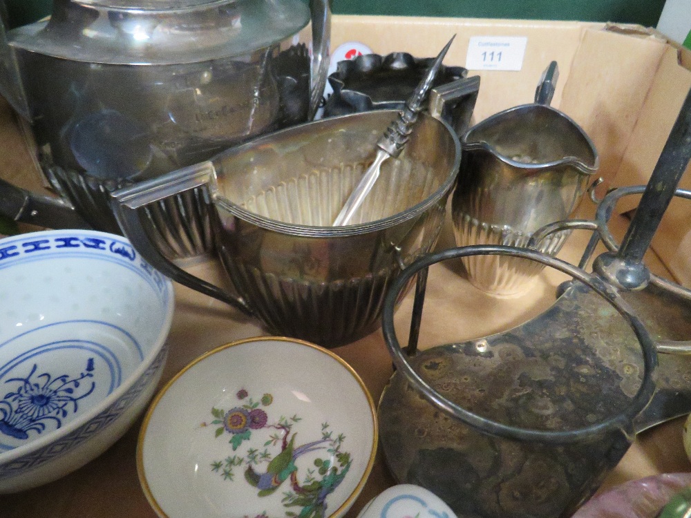 A TRAY OF ASSORTED SILVER PLATED WARE AND TREEN ETC TO INCLUDE AN INLAID BOX ETC - Image 3 of 3