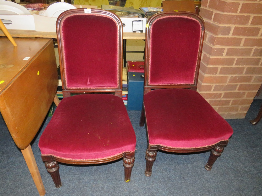 A PAIR OF VICTORIAN MAHOGANY UPHOLSTERED DINING CHAIRS