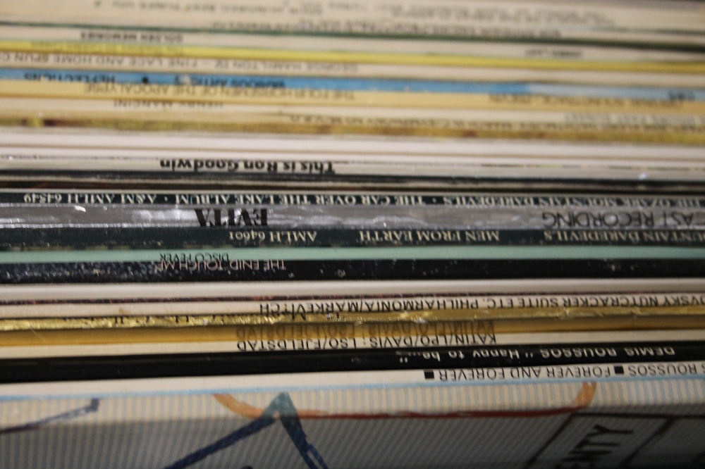 A TRAY OF LP RECORDS MAINLY CLASSICAL - Image 2 of 3
