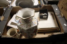A BOX OF CERAMICS TO INCLUDE PICTURE PLATES, A DWAYNE WANG VASE ETC