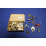 A BOX OF COLLECTABLES TO INCLUDE BADGES, BUTTONS ETC