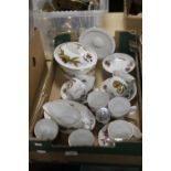 A TRAY OF ROYAL WORCESTER EVESHAM TEA/DINNER WARE