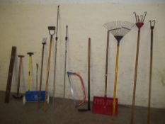 A SELECTION OF HAND GARDEN TOOLS