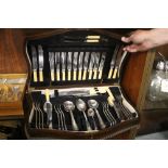 A VINTAGE CANTEEN OF CUTLERY