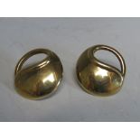 A PAIR OF HALLMARKED 9CT GOLD STYLISED DESIGN EARRINGS, approx 10.8 g