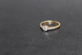 AN 18CT & PLAT DIAMOND RING, approx weight 2.1g, ring size M