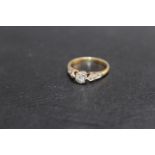 AN 18CT & PLAT DIAMOND SET RING, approx weight 2.7g, ring size M