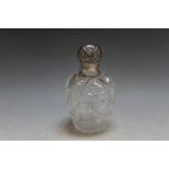 A HALLMARKED SILVER TOPPED SCENT BOTTLE - LONDON 1889, H 14 cm