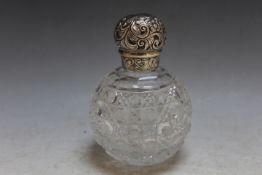 A HALLMARKED SILVER TOPPED SCENT BOTTLE - BIRMINGHAM 1889, H 12.5 cm