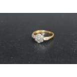 AN 18CT & PLAT DIAMOND CLUSTER 'FLOWER' RING, approx weight 2.3g, ring size O