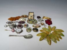 A COLLECTION OF ASSORTED VINTAGE COSTUME JEWELLERY ETC., various styles and periods, to include