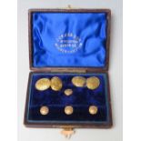 A CASED SET OF 9CT GOLD CUFFLINKS AND COLLAR STUDS, approximate combined weight 6.4 g