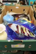 A BOX OF ASSORTED VINTAGE AND STUDIO GLASSWARE TO INCLUDE LUSTRE WAVY EDGE BOWL, MURANO TYPE FISH