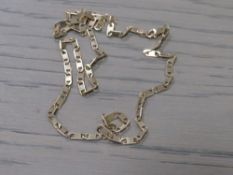 A 9CT GOLD FLAT LINK NECKLACES STAMPED 375 - APPROX 6.95 G