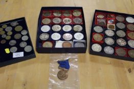 A COLLECTION OF ASSORTED MEDALLIONS ETC TO INCLUDE VARIOUS FLOWER SOCIETY EXAMPLES PLUS A SMALL