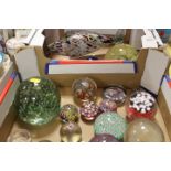 TWO TRAYS OF ASSORTED GLASSWARE TO INCLUDE A RUSSIAN GLASS EGG, A SELECTION OF FOURTEEN PAPERWEIGHTS