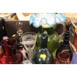 A TRAY OF ANTIQUE MIXED GLASS ITEMS TO INCLUDE CRANBERRY, VASELINE & AN EARLY CUT WINE GLASS