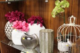 A COLLECTION OF EX SHOW HOME VASES & DECORATIVE ACCESSORIES TO INCLUDE A BIRD CAGE