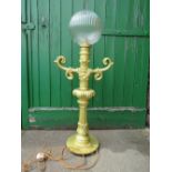 SOLID CAST ALLOY PIER LIGHT MOUNTED ON A ROUND STEEL BASE