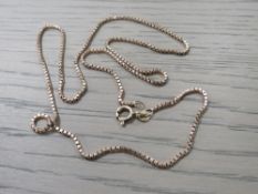 A 9 CT GOLD BOX CHAIN NECKLACE STAMPED 375 - APPROXIMATELY 6.1 G