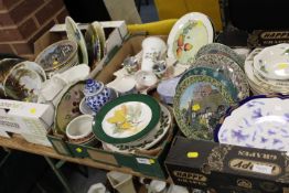 THREE TRAYS OF ASSORTED CERAMICS AND CABINET PLATES ETC TO INCLUDE ROYAL WORCESTER, WEDGWOOD AND