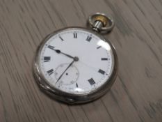 A GENTS ANTIQUE SILVER POCKET WATCH BY ZENITH