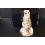 A ROYAL CROWN DERBY PAPERWEIGHT IN THE FORM OF A MEERKAT - WITH BOX