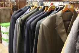 A COLLECTION OF GENTS VINTAGE CLOTHING COMPRISING SUITS, OVERCOATS AND JACKETS