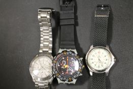 THREE MENS WRISTWATCHES FOR SPARES / REPAIR