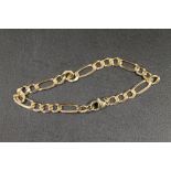 A YELLOW METAL BRACELET WITH CLASP STAMPED 375