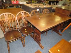 AN OAK REFECTORY STYLE TABLE W-153 CM AND 4 WHEELBACK CHAIRS A/F