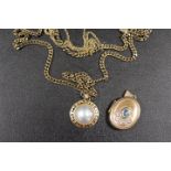 A HALLMARKED 9CT GOLD NECKLACE WITH PEARL STYLE PENDANT TOGETHER WITH A HALLMARKED 9CT GOLD GEMSET