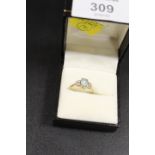 A HALLMARKED 9CT GOLD DRESS RING - APPROX WEIGHT 1.9 G