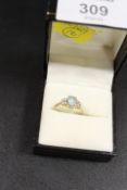 A HALLMARKED 9CT GOLD DRESS RING - APPROX WEIGHT 1.9 G