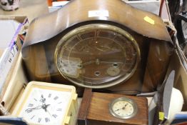 A SMALL TRAY OF ASSORTED CLOCKS