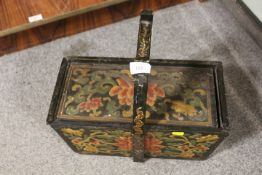 A VINTAGE BARGEWARE PAINTED BOX WITH HANDLE