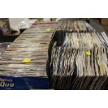 A TRAY OF APPROX 400 ASSORTED 7" SINGLES TO INCLUDE STATUS QUO HUEY LEWIS ETC