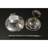 TWO SMALL HALLMARKED SILVER CAPSTAN INKWELLS - ONE A/F, TOGETHER WITH A STERLING SILVER PROPELLING