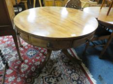 A WILLIAM IV MAHOGANY DRUM TABLE WITH FOUR DRAWERS AND DUMMY DRAWERS H-75 CM DIA.-108 CM - WORM