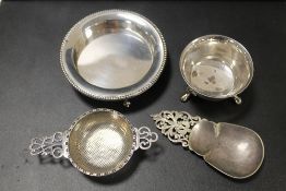 A HALLMARKED SILVER TEA STRAINER TOGETHER WITH A HALLMARKED SILVER DISH , HALLMARKED SILVER FOOTED