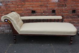 A VINTAGE CHAISE LONGUE