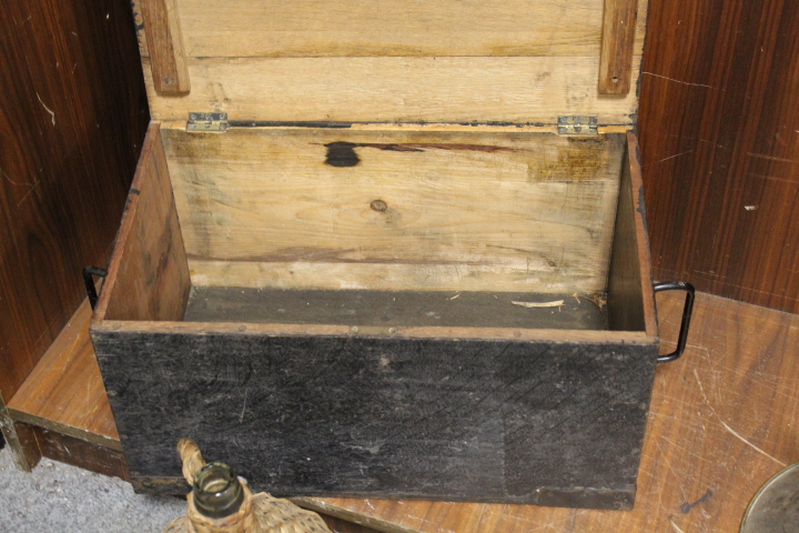 A VINTAGE WOODEN CHEST TOGETHER WITH A WICKER CASED BOTTLE - Image 2 of 2