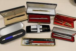 A SMALL TRAY OF ASSORTED BOXED PENS, BIROS, PROPELLING PENCILS ETC, VARIOUS MAKERS