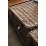 A LARGE WICKER BASKET / HAMPER - W 100 CM