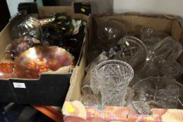 TWO TRAYS OF GLASS ITEMS TO INCLUDE TRAY MAINLY GLASS /VINTAGE GLASS