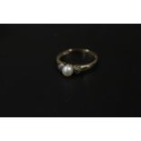 A 375 GOLD SEED PEARL AND DIAMOND RING APPROX WEIGHT 1.7G