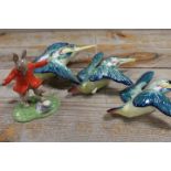 THREE GRADUATING BESWICK KINGFISHER WALL PLAQUES SMALL ONE A/F TOGETHER WITH A BESWICK BUNNYKINS